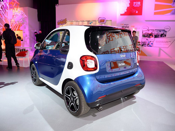 Smart Fortwo，都市出行的智能之选