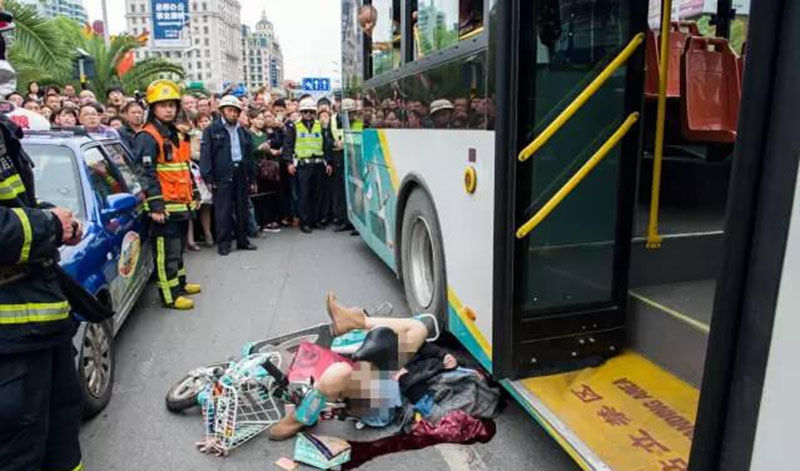 女子身亡 公交图片